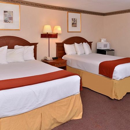 Americas Best Value Inn & Suites Wolcott Exterior foto